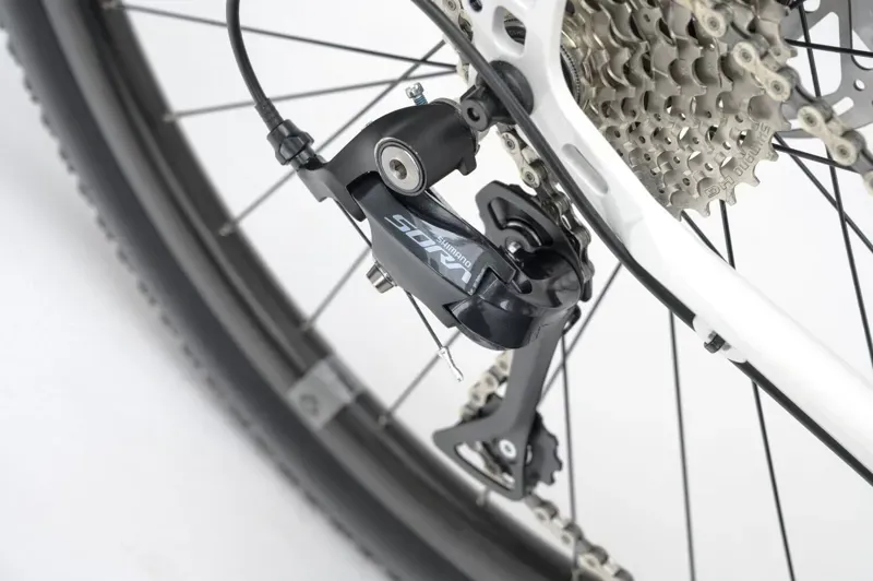 Genesis Croix De Fer 10 Gravel Bike in White-8