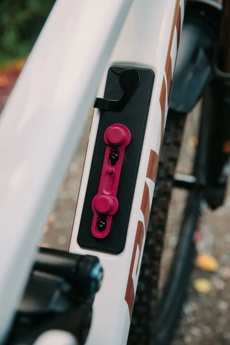 Fidlock TWIST Bike Base in Dark Red-1