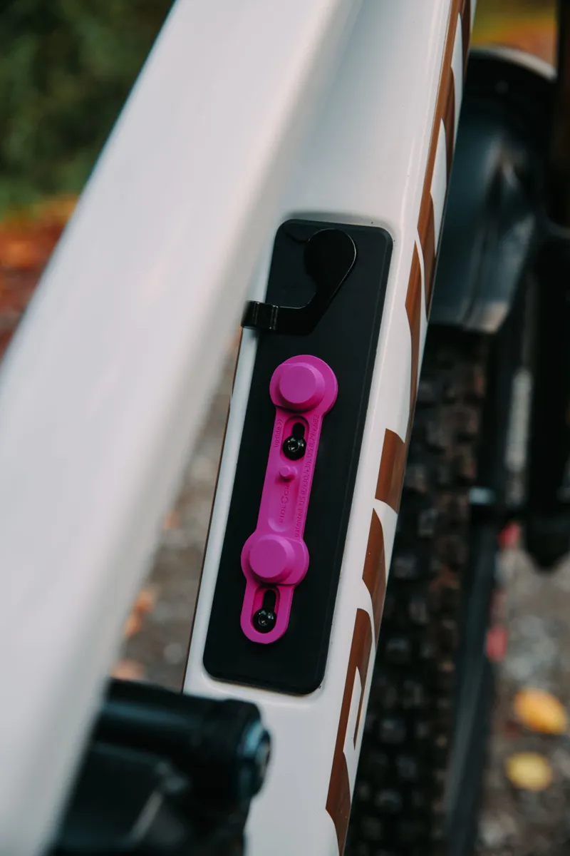 Fidlock TWIST Bike Base in Magenta-1