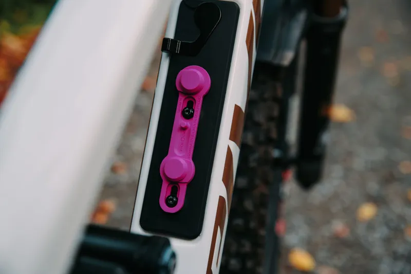 Fidlock TWIST Bike Base in Magenta-2