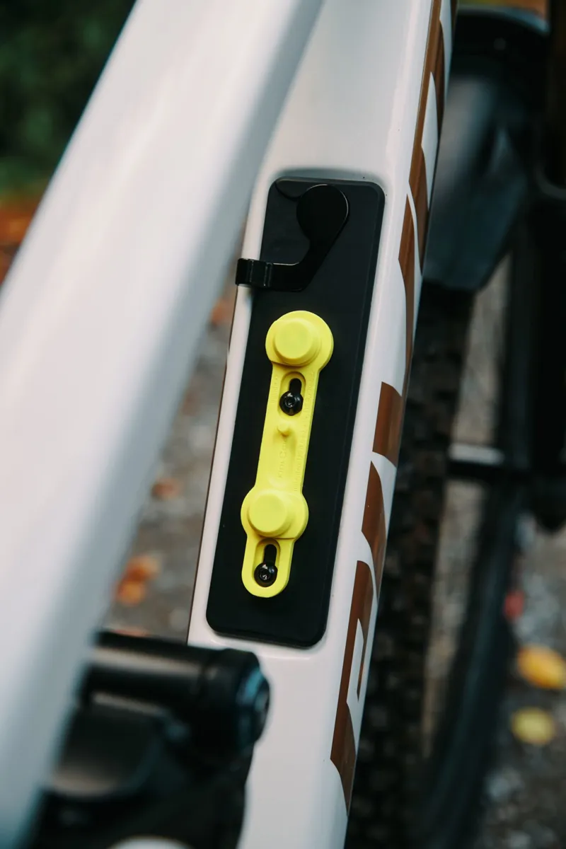 Fidlock TWIST Bike Base in Yellow-1