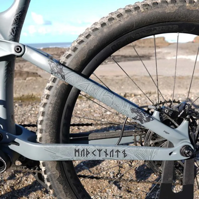 Mucky Nutz Stay Skinz in Viking Matt-1