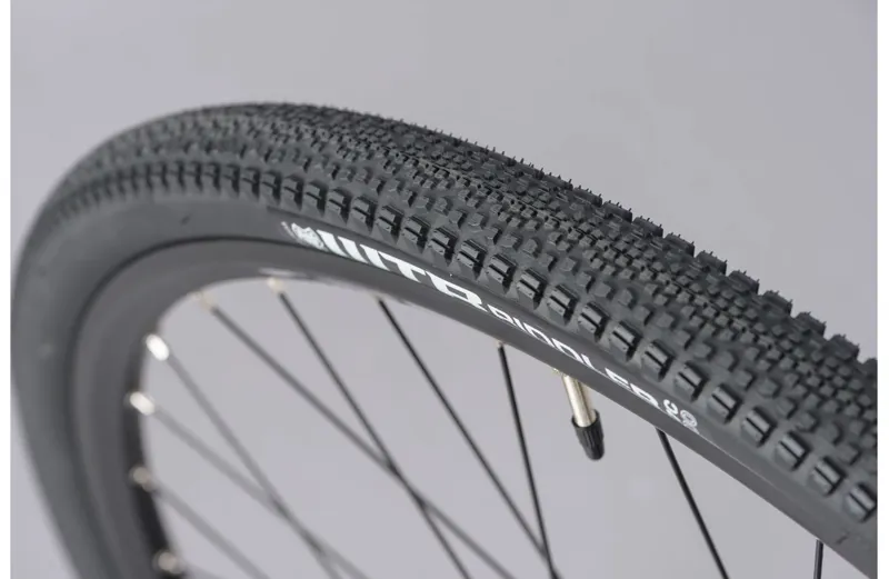 Genesis CDA 30 Gravel Bike in Silver