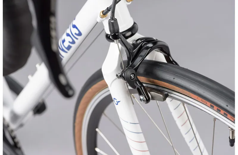 2021 Genesis Equilibrium Steel Road Bike in White-3