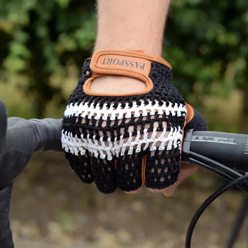 Passport Crochet Back Cycling Mitts in Black-3