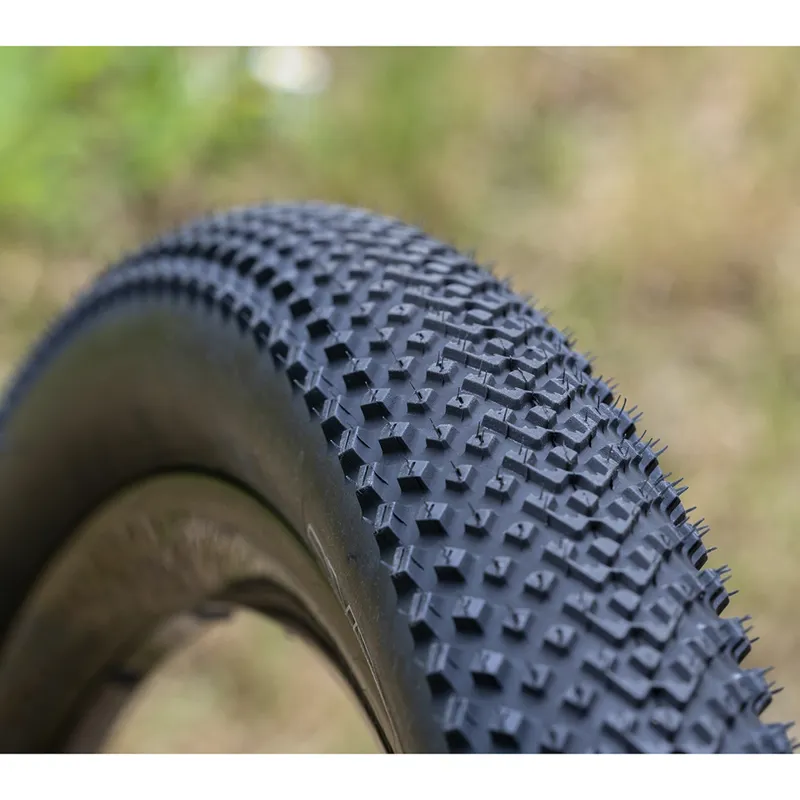 Halo GXC Gravel 650b x 47c Tyre in Black -2