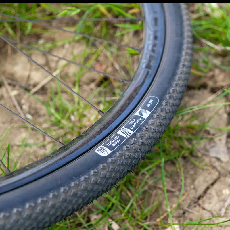 Halo GXC Gravel 650b x 47c Tyre in Black -3