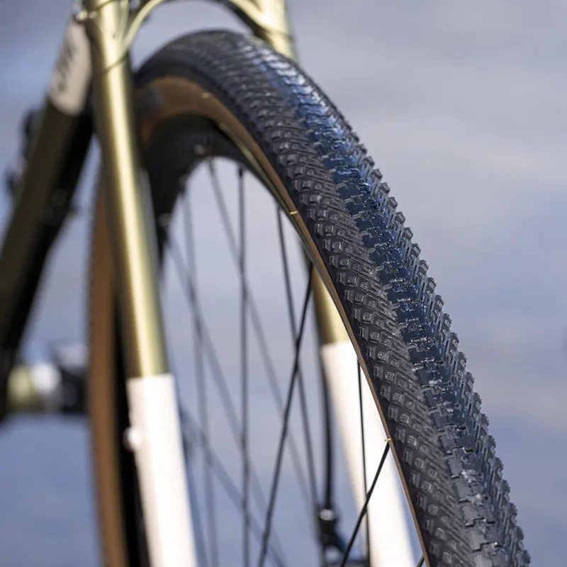 Halo GXR Gravel 700x40 Tyre in Tanwall-4