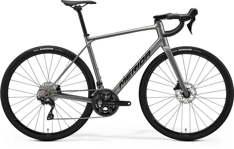 Merida Scultura Endurance 400 Road Bike in Gunmetal Grey Black